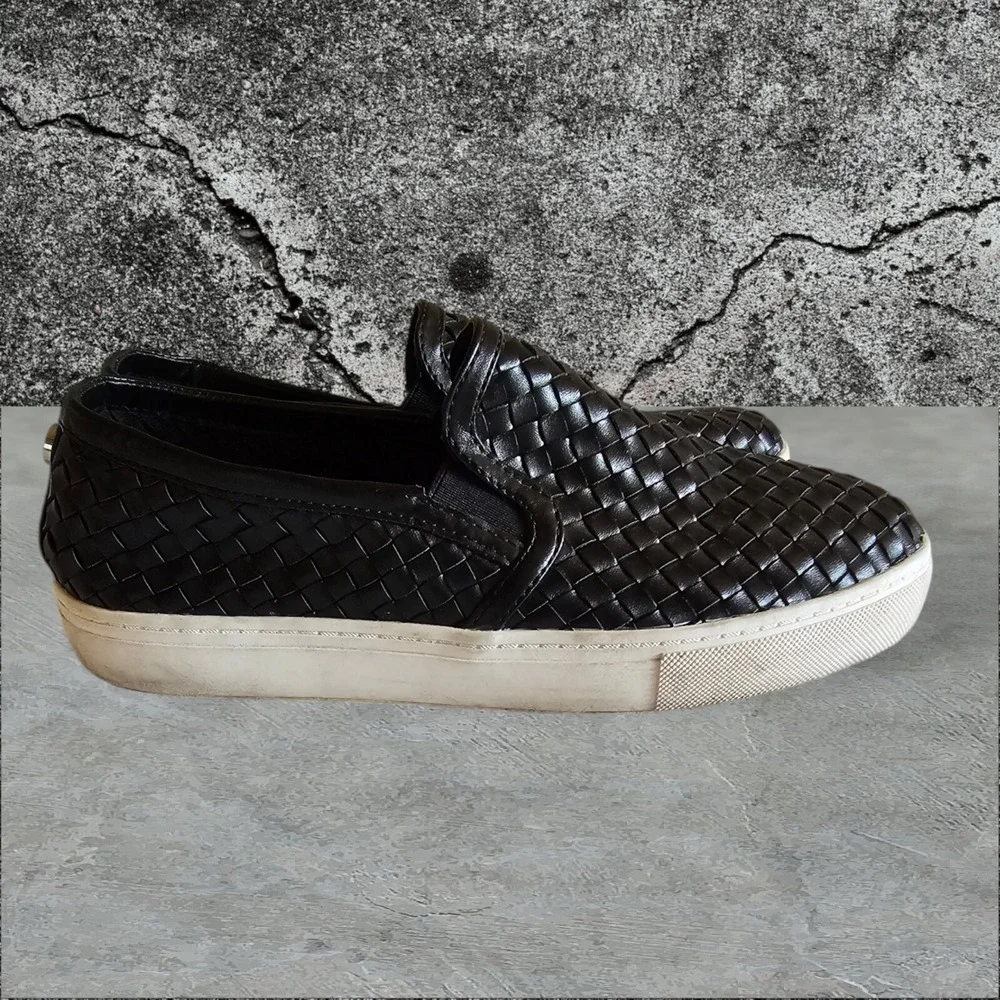 Steve Madden Quilted Black Slip On Sneakers Shoes Women's Size Size 7.5